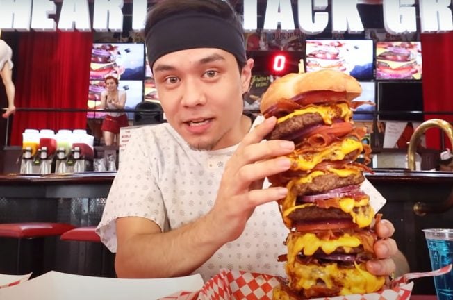 Dude Breaks Record for Eating 20,000 Calorie Burger at Heart Attack Grill
