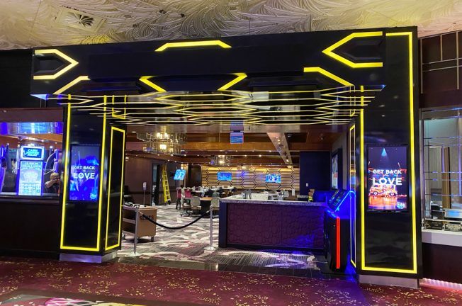 Mirage Extinguishes Smoke-Free Slot Room