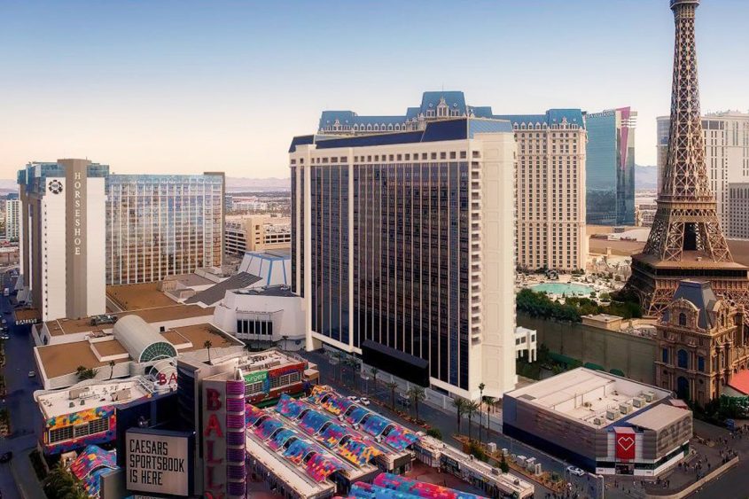 Hotel tower transferring from Horseshoe to Paris Las Vegas