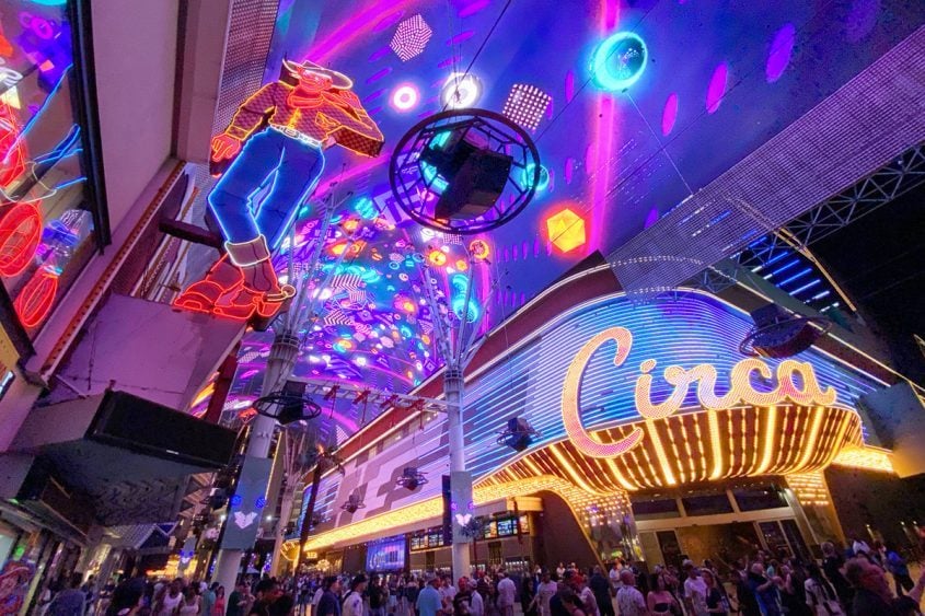 Lucky guest hits half a million dollar jackpot at Las Vegas Strip