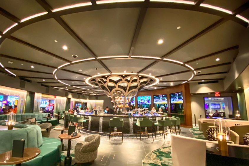 Harrah's Unveils Titillating New Lounge, The Lounge Vital Vegas