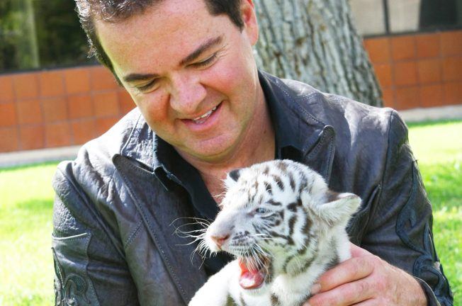 Longtime Big Cat Magician Dirk Arthur Dies