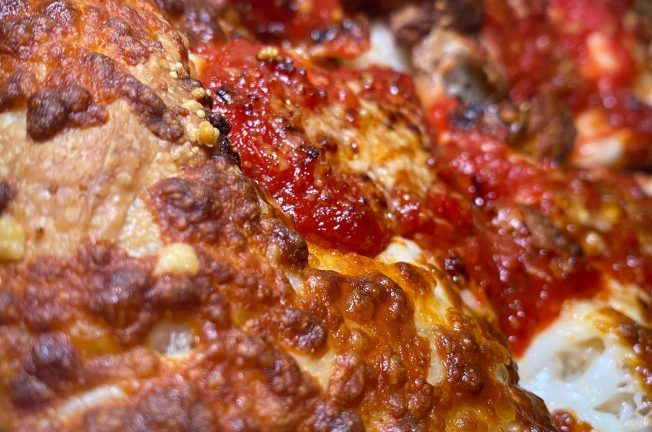 Swingers Has Some of the Best Pizza On The Strip and Nobody’s Talking About It