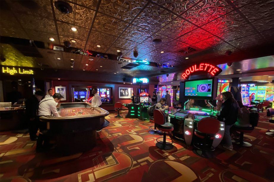 Golden Gate to Close Its Last Live Craps Table [UPDATED]