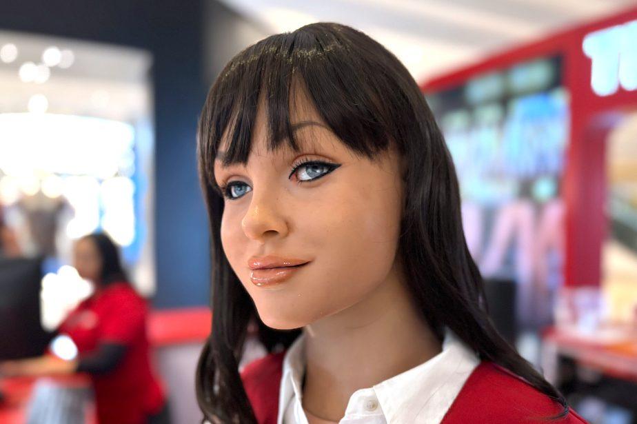 A.I. Robot Sells Show Tickets at Fashion Show Mall, Definitely Not a Sex Doll