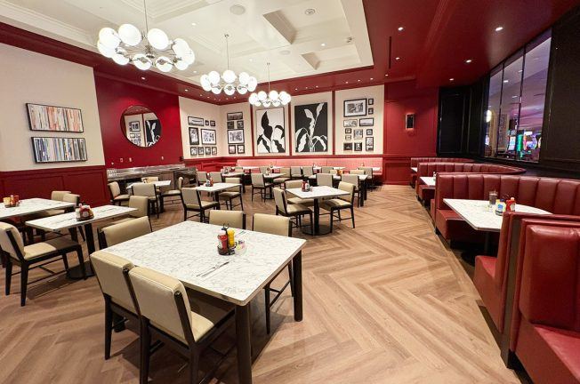 Refreshed Du-Par’s Reopens at Suncoast Casino